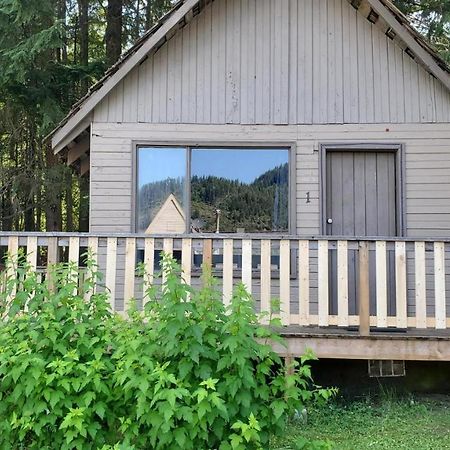 Sicamous Rv & Cabin Resort Malakwa Esterno foto